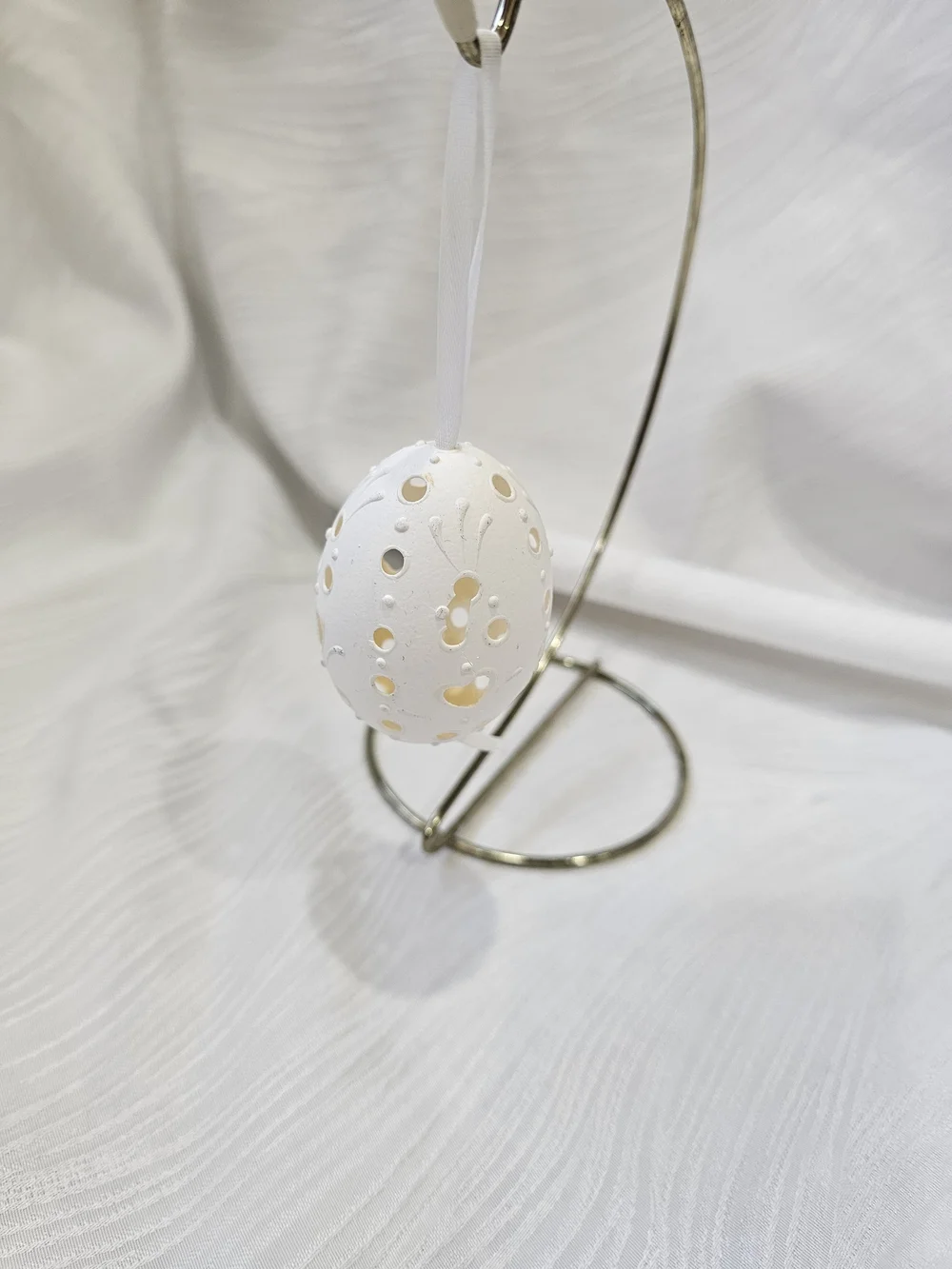 Kraslice Madeira Czech Hanging Egg Ornament White